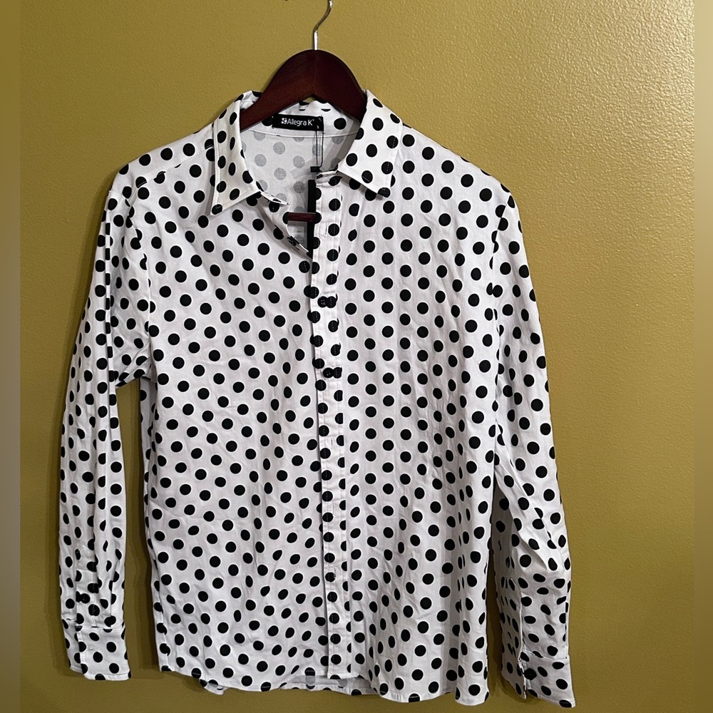Men’s polka dot dress shirt